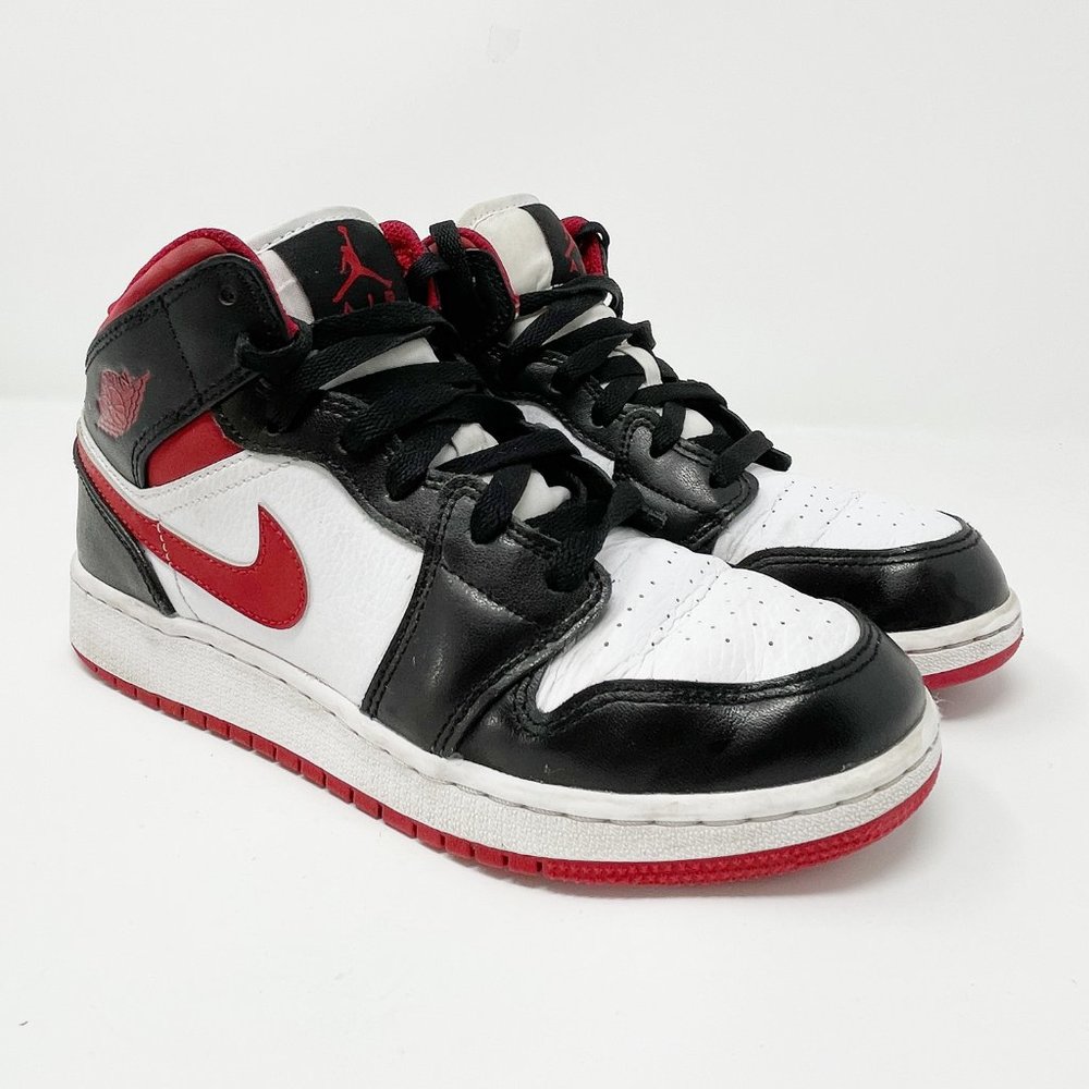 Air Jordan 1 Mid (GS) Gym Red Black Boys Size 5Y